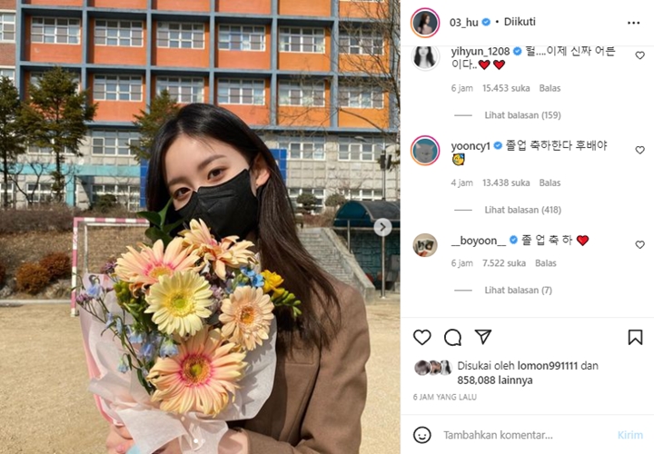شاركت بارك جي هوو صورة تخرجها من المدرسة الثانوية. وأدلى العديد من الممثلين في مسلسل "كلنا اموات" بتعليقات ، بما في ذلك يون تشان يونغ .