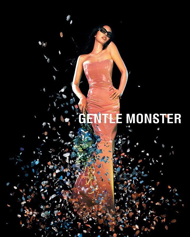 عرضت جيني عضوة BLACKPINK مشاعرها الأنيقة في حملتها الأخيرة لـ " Gentle Monster " بعنوان "Jentle Garden" .