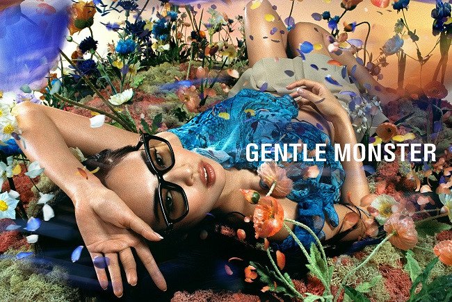 عرضت جيني عضوة BLACKPINK مشاعرها الأنيقة في حملتها الأخيرة لـ " Gentle Monster " بعنوان "Jentle Garden" .