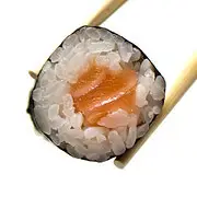 السوشي هو طعام ياباني شهير. يصنع السوشي في المطبخ الياباني من الرز المخلل مع تغطيته بشرائح سمك نيئة مستطلية منزوعة الجلد أو يلفّ الرز حول حشوات مختلفة من المأكولات البحرية أو الخضروات أو الفطور أو بيض السمك أو اللحوم الحمراء وتغلف هذه اللفافة بورقة رفيعة من الأعشاب البحرية للتماسك وإضفاء نكهة أخرى.