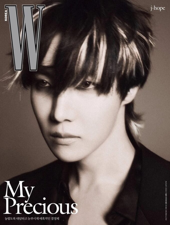جيهوب BTS يزين غلاف مجلة W Korea في عدد أغسطس المقبل. فاجأ ظهوره ، الذي رعته ماركة Yves Saint Laurent ، مستخدمي الإنترنت بنجاح.