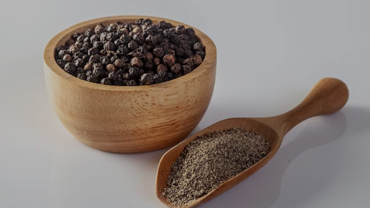 How to Use Black Pepper for Pimples ins1
