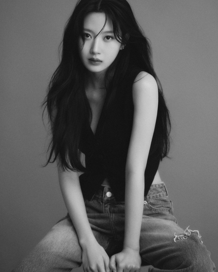 في 7 يونيو بتوقيت كوريا ، قامت الممثلة مون جا يونغ بتحديث Instagram الخاص بها بمجموعة جديدة من صور الملف الشخصي ، مما أسعد المعجبين.