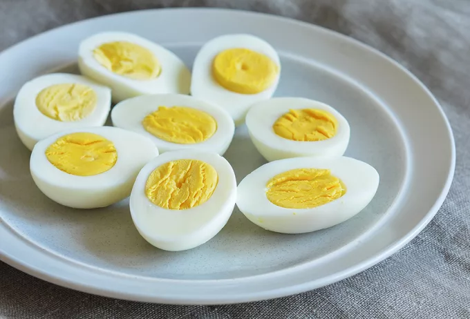 تم تطبيق قائمة فقدان الوزن المكونة من 9 بيضات يوميًا، لمدة 10 أيام، بنجاح من قبل العديد من مستخدمي TikTokers، لكن خبراء التغذية لا ينصحون بها بسبب نقص التغذية.